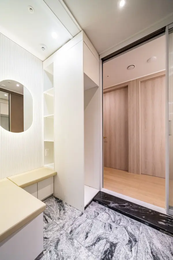 대리석 현관 인테리어, 고급스러운 첫인상